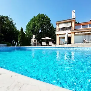 apartments-in-villa-azra.primorje-gorskikotar.com/
